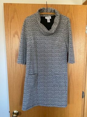 NorthStyle Gray & White Knit Cowl Neck Midi Dress